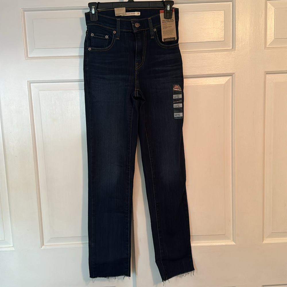 Levi’s 724 high rise slim straight jeans - Picture 4 of 9